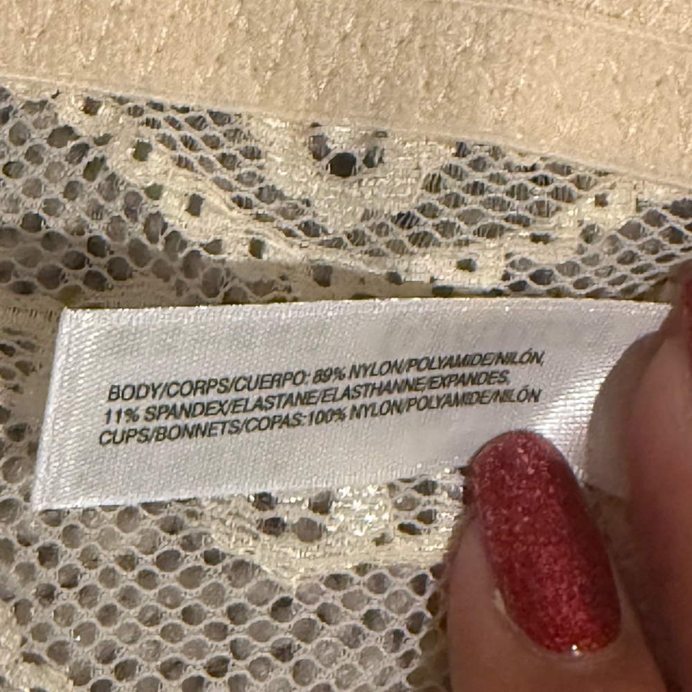 Wacoal d.tempt’d Cream Lace wireless Bralette - Picture 9 of 11